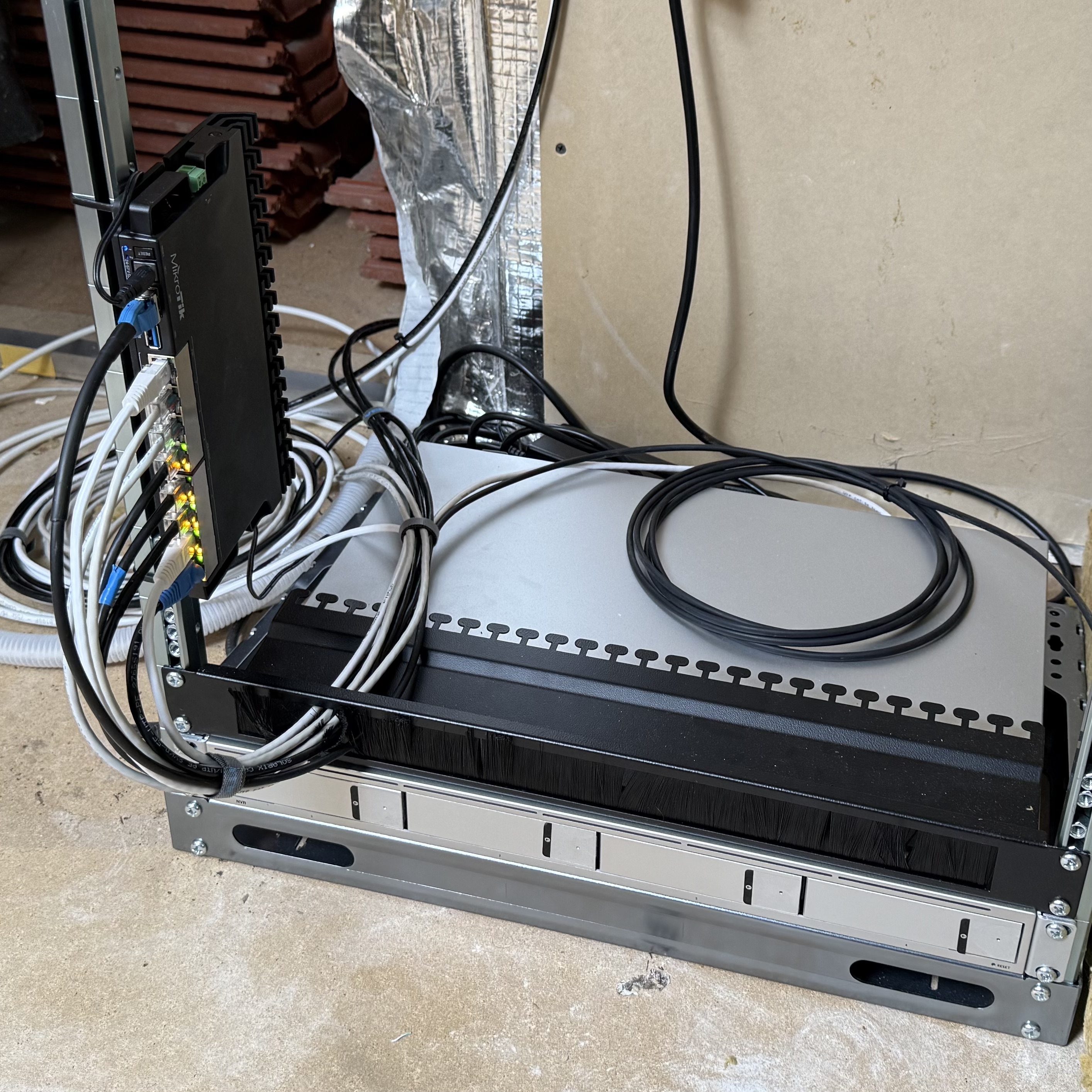Rack on the small building